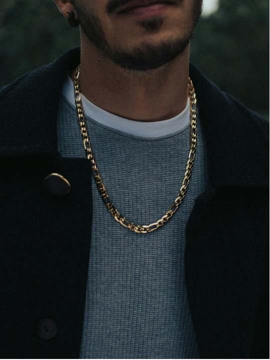 Sustainable gold pendant