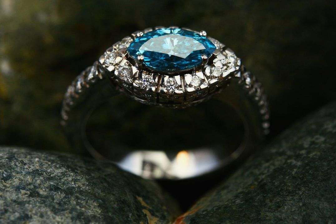 Couple's date on wedding bands